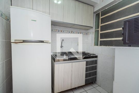 Cozinha de apartamento à venda com 1 quarto, 32m² em Jardim Leopoldina, Porto Alegre
