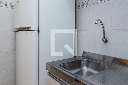 Cozinha de apartamento à venda com 1 quarto, 32m² em Jardim Leopoldina, Porto Alegre