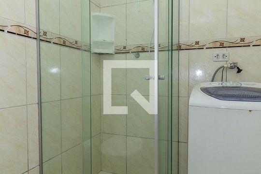 Banheiro de apartamento à venda com 1 quarto, 32m² em Jardim Leopoldina, Porto Alegre