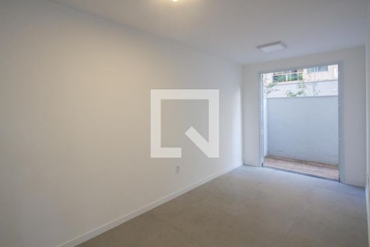 Sala de apartamento à venda com 2 quartos, 73m² em Santo Amaro, São Paulo
