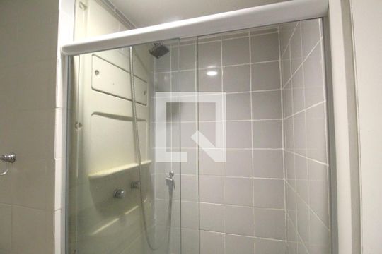 Banheiro social de apartamento para alugar com 3 quartos, 87m² em Jacarepaguá, Rio de Janeiro
