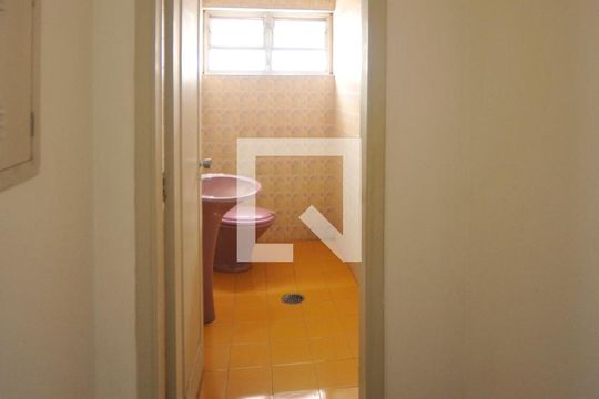 Lavabo de casa à venda com 3 quartos, 240m² em Água Rasa, São Paulo