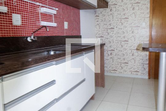 Cozinha de apartamento à venda com 3 quartos, 77m² em Independência, Porto Alegre