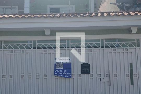Fachada de casa à venda com 3 quartos, 200m² em Vila Constança, São Paulo