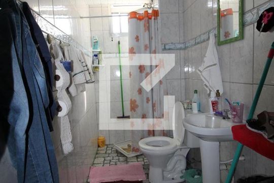 Banheiro de apartamento para alugar com 2 quartos, 49m² em Conjunto Habitacional Teotonio Vilela, São Paulo