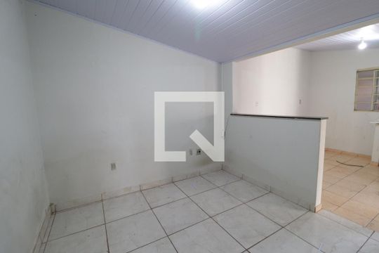 Casa para alugar com 1 quarto, 35m² em Osvaldo Rezende, Uberlândia