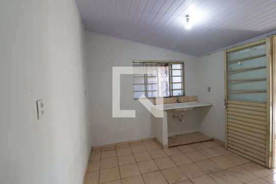 Cozinha de casa para alugar com 1 quarto, 35m² em Osvaldo Rezende, Uberlândia