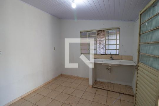 Cozinha de casa para alugar com 1 quarto, 35m² em Osvaldo Rezende, Uberlândia
