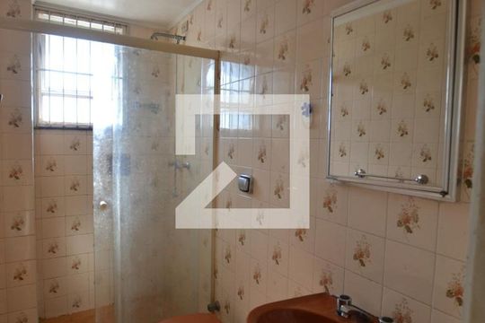 Banheiro de apartamento à venda com 1 quarto, 52m² em Tristeza, Porto Alegre