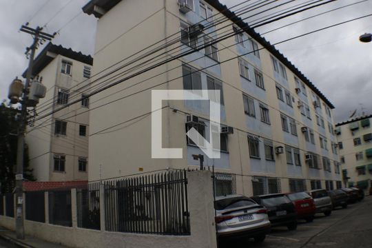 Fachada do bloco de apartamento à venda com 2 quartos, 48m² em Taquara, Rio de Janeiro