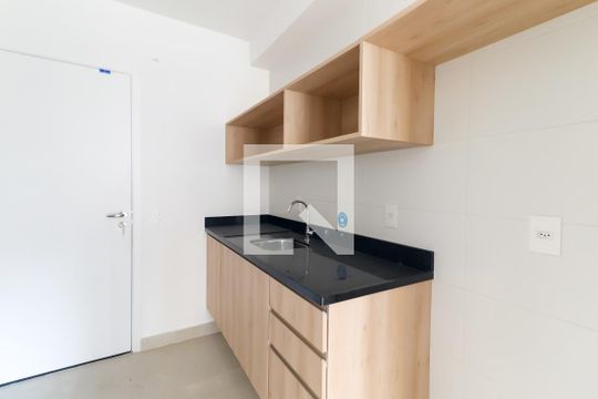 Cozinha de kitnet/studio à venda com 1 quarto, 24m² em Sumarezinho, São Paulo