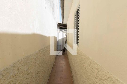 Corredor de casa à venda com 2 quartos, 240m² em Parque Peruche, São Paulo