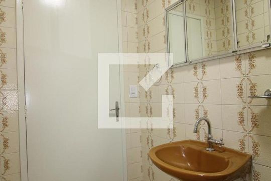 Banheiro de casa para alugar com 1 quarto, 44m² em Vila Alpina, São Paulo