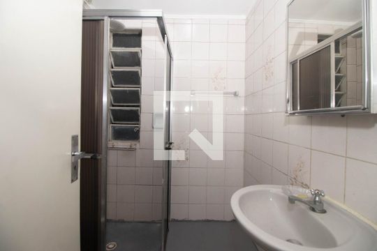Banheiro de apartamento à venda com 1 quarto, 47m² em Jardim Dona Leopoldina, Porto Alegre