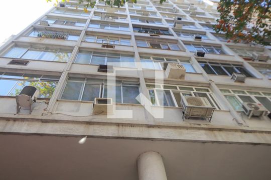 Fachada de kitnet/studio para alugar com 1 quarto, 36m² em Copacabana, Rio de Janeiro
