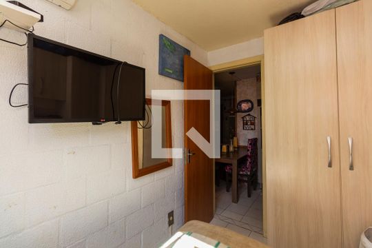 Quarto 2 de apartamento para alugar com 2 quartos, 40m² em Rubem Berta, Porto Alegre