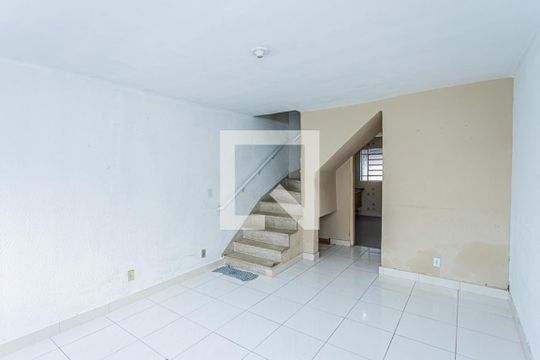 Casa para alugar com 2 quartos, 65m² em Jardim Mangalot, São Paulo