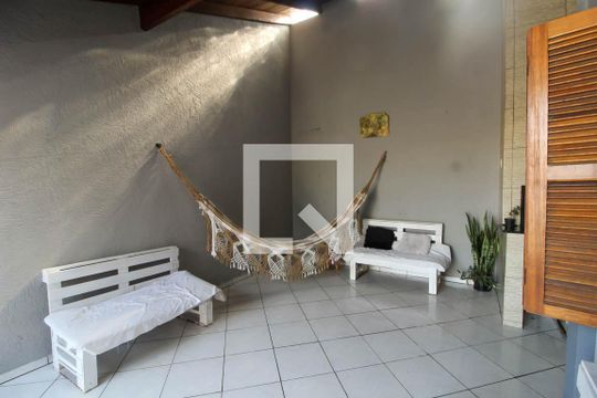 Quintal de casa para alugar com 3 quartos, 118m² em São José, Canoas