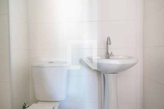 Banheiro de apartamento à venda com 2 quartos, 32m² em Piqueri, São Paulo