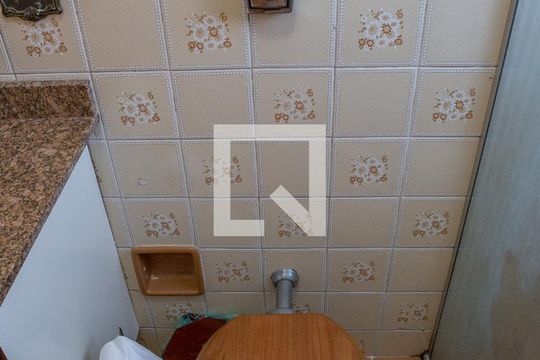 Banheiro de apartamento à venda com 2 quartos, 75m² em Pompeia, São Paulo