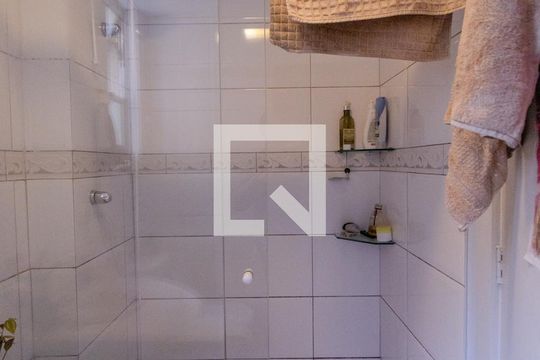 Banheiro Social de apartamento à venda com 3 quartos, 75m² em Santa Quiteria, Curitiba