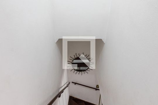 Escada de casa à venda com 2 quartos, 80m² em Chácara Califórnia, São Paulo