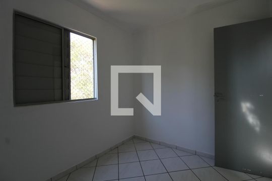 Quarto 1 de apartamento para alugar com 2 quartos, 45m² em Jd S Teresinha, São Paulo