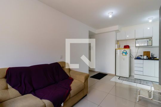 Sala de apartamento para alugar com 2 quartos, 42m² em Parque Bristol, São Paulo
