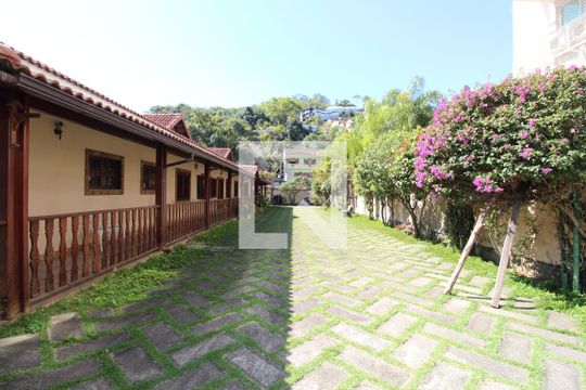 Área externa - garagem de casa para alugar com 6 quartos, 650m² em Freguesia (jacarepaguá), Rio de Janeiro
