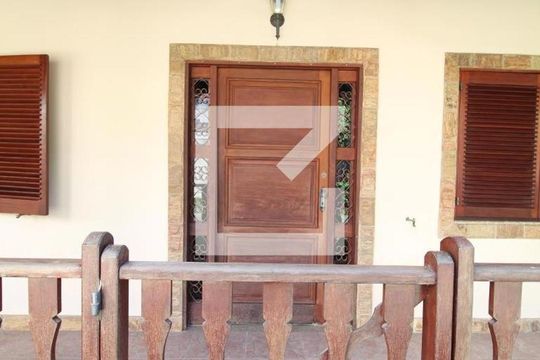 Porta de casa para alugar com 6 quartos, 650m² em Freguesia (jacarepaguá), Rio de Janeiro
