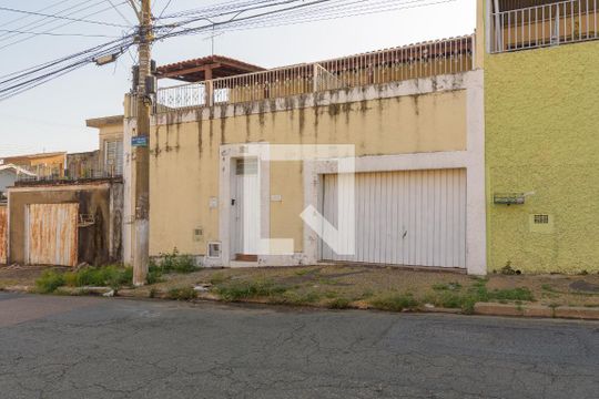 Fachada de casa à venda com 4 quartos, 250m² em Vila Georgina, Campinas