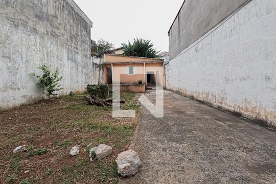 Garagem de casa à venda com 3 quartos, 98m² em Vila Augusta, Guarulhos