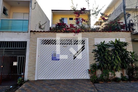 Fachada de casa à venda com 3 quartos, 196m² em Vila Curuçá, Santo André