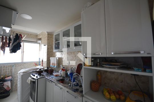 Cozinha de apartamento à venda com 2 quartos, 50m² em Parada de Lucas, Rio de Janeiro