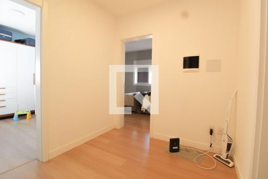 Corredor de casa de condomínio à venda com 3 quartos, 110m² em Niterói, Canoas