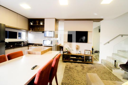 Cozinha de casa de condomínio à venda com 3 quartos, 110m² em Niterói, Canoas