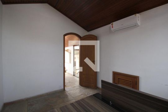 Escritório 1 de casa para alugar com 4 quartos, 341m² em Jardim Santa Rosália, Sorocaba