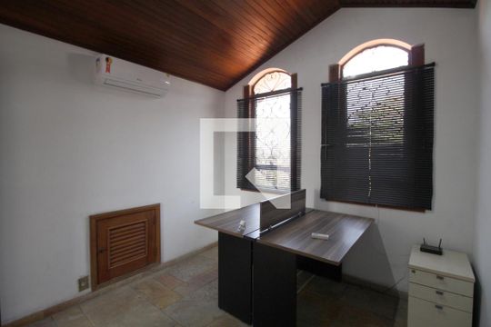Escritório 1 de casa para alugar com 4 quartos, 341m² em Jardim Santa Rosália, Sorocaba