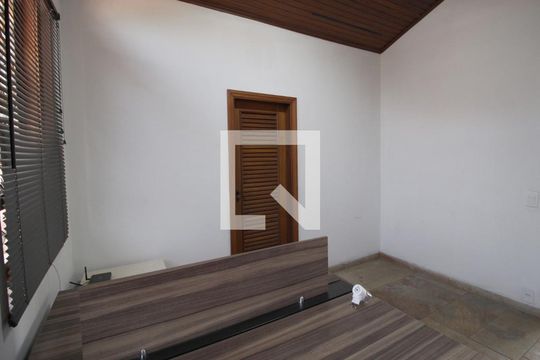 Escritório 1 de casa para alugar com 4 quartos, 341m² em Jardim Santa Rosália, Sorocaba