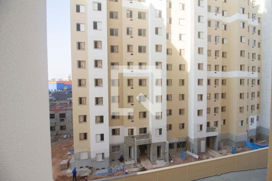 Vista da sala de apartamento à venda com 2 quartos, 47m² em Vila Plana, São Paulo