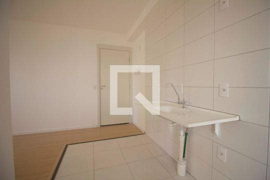Cozinha de apartamento para alugar com 2 quartos, 47m² em Vila Plana, São Paulo