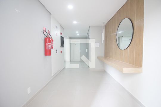 Hall de apartamento para alugar com 2 quartos, 47m² em Vila Plana, São Paulo