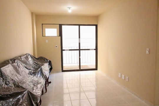 Sala de apartamento para alugar com 3 quartos, 80m² em R. Bandeirantes, Rio de Janeiro