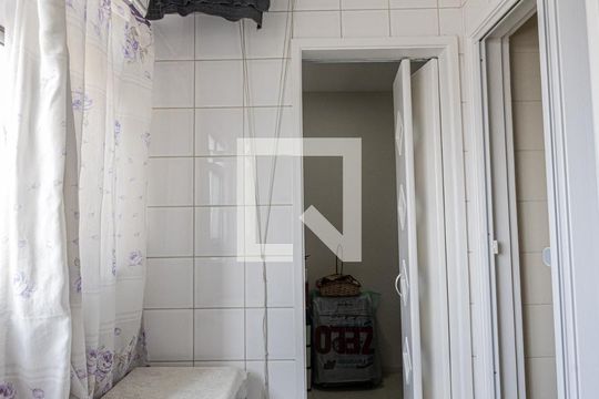 Área de serviço de apartamento para alugar com 2 quartos, 64m² em Chácara Califórnia, São Paulo