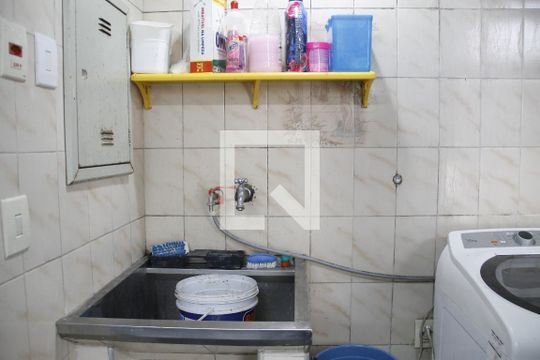 Área de Serviço de casa à venda com 3 quartos, 304m² em Santa Maria, Santo André