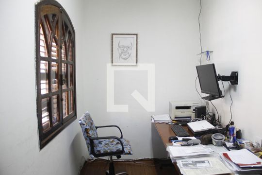 Escritório de casa à venda com 3 quartos, 304m² em Santa Maria, Santo André