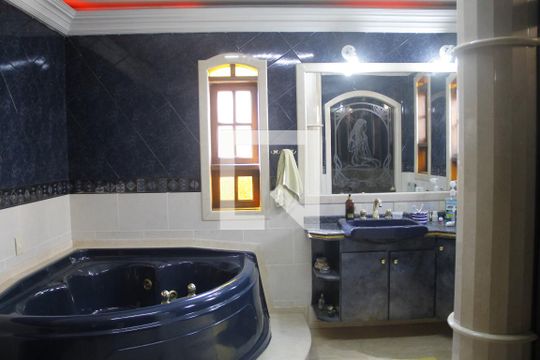 Banheiro da Suíte de casa para alugar com 3 quartos, 304m² em Santa Maria, Santo André
