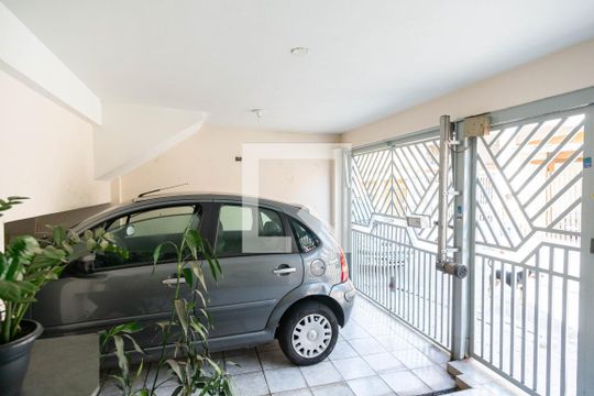 Garagem de casa à venda com 3 quartos, 250m² em Vila Prado, São Paulo