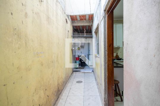 Corredor de casa à venda com 3 quartos, 250m² em Vila Prado, São Paulo