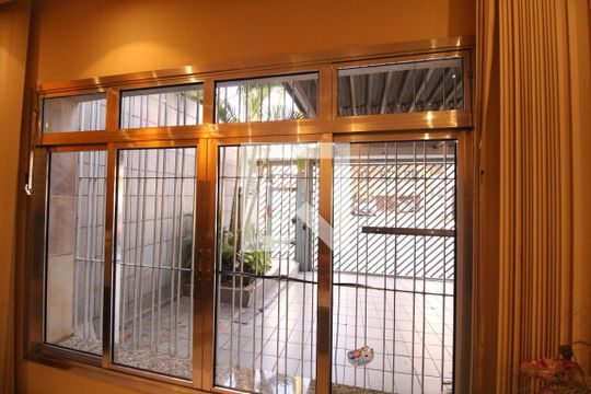 Sala de casa à venda com 4 quartos, 210m² em Jardim Santo Elias, São Paulo